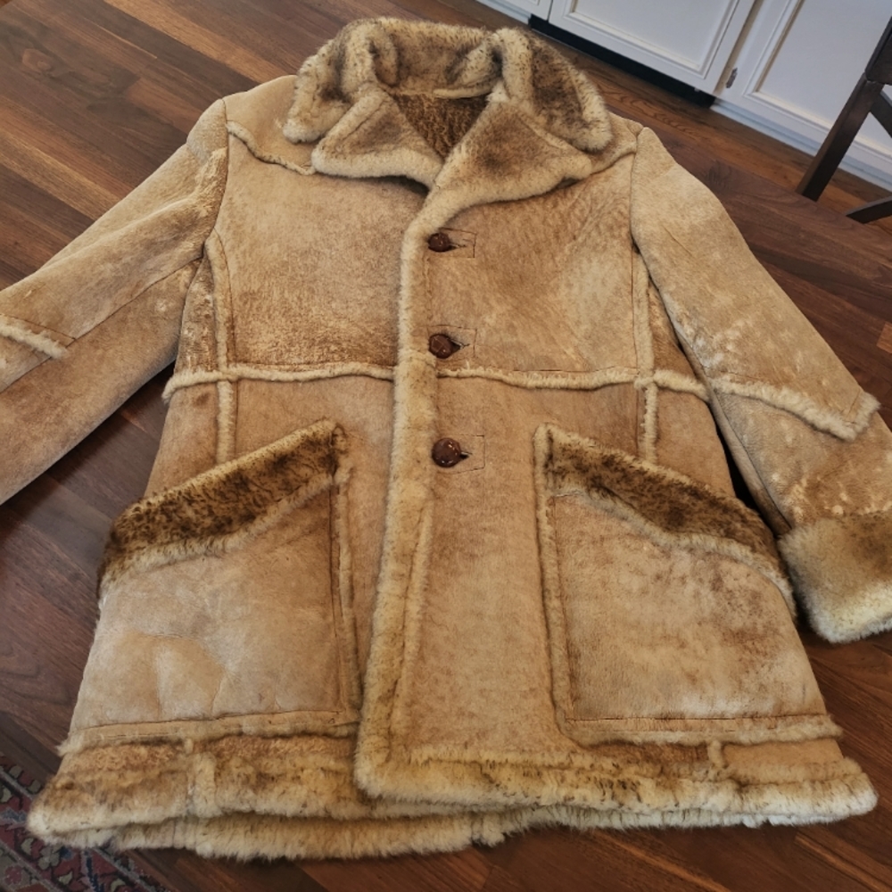 SHEEPSKIN COAT